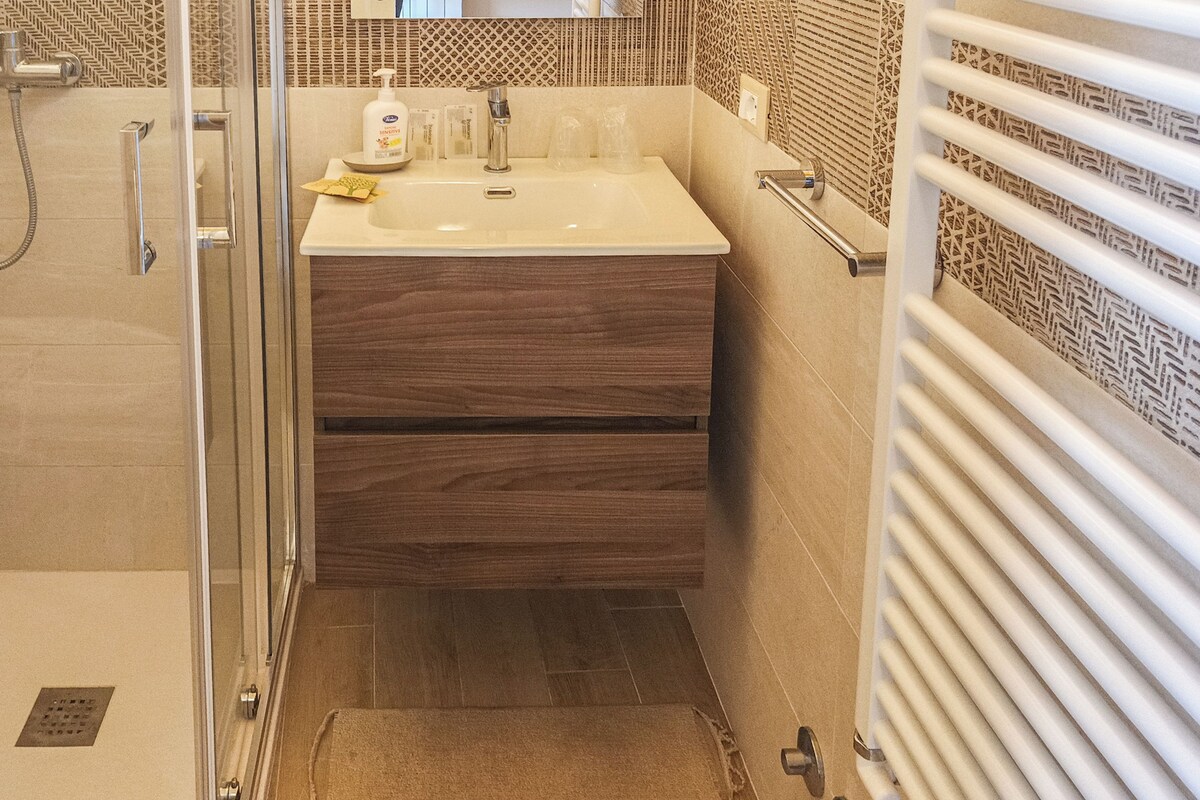 Classic Room | Bathroom