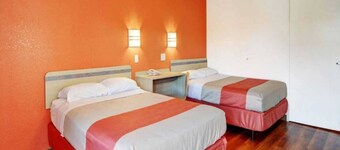 2 Full Beds | Wethersfield