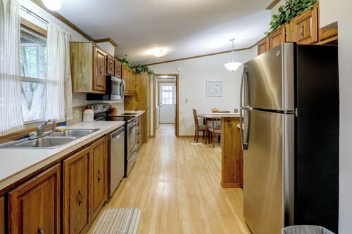Recently Remodeled! Hillsboro Home w/ Fire Pit