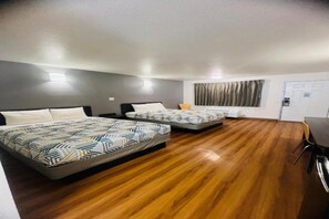 Unclassified image, 5 of 25, button - 2 Full Beds | Non-Smoking, Micfridge (BRINKLEY)