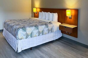 Unclassified image, 2 of 19, button - 1 King Bed | Smoking (Forrest City)