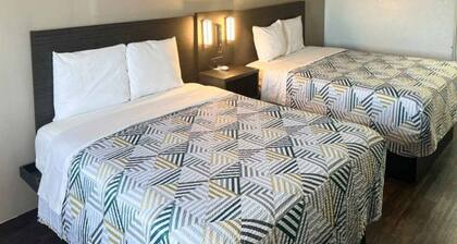 2 Queen Beds|Smoking| Micfridge