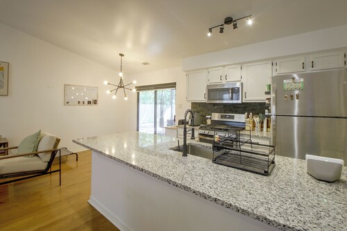 10 Mi to Dtwn Little Rock! Patio & Fire Pit