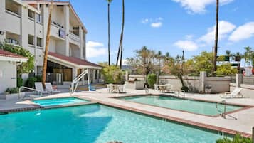 Hotel Swimming Pool