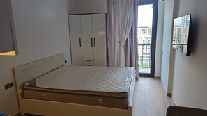 Uklassifisert bilde, 3 av 6, knapp
