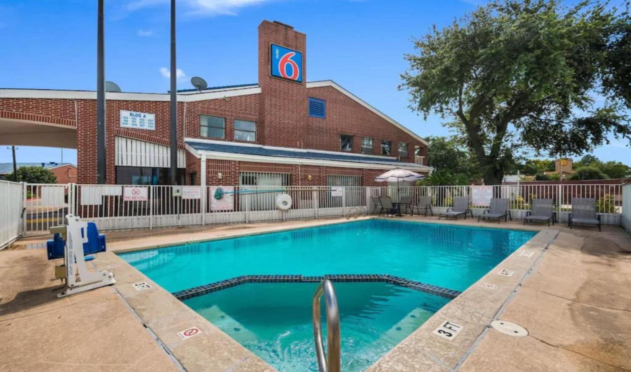 Holiday Home Swimming Pool
