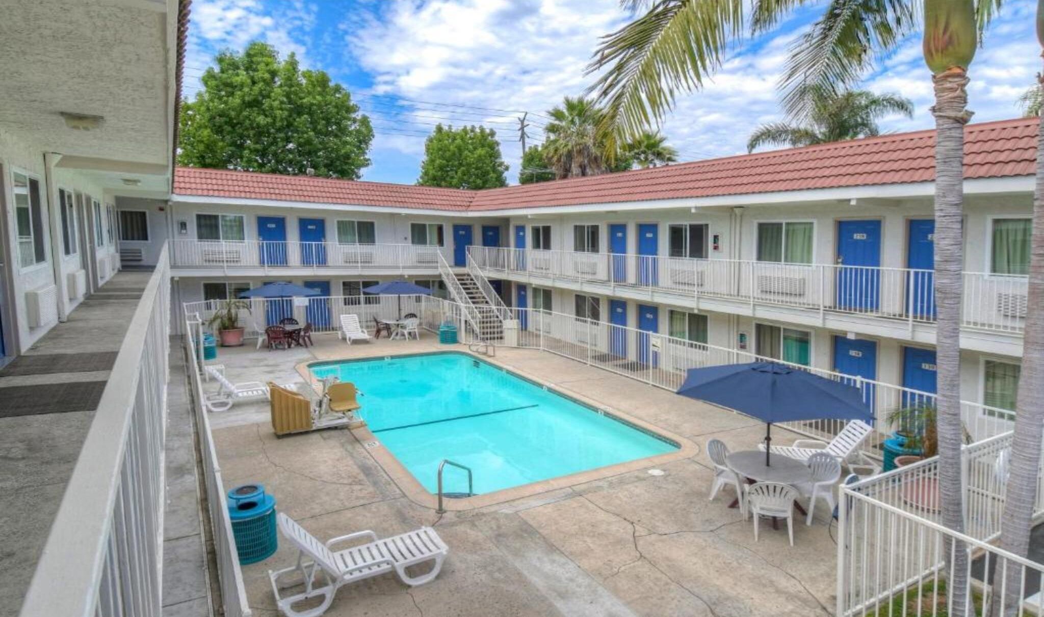 Holiday Home Swimming Pool