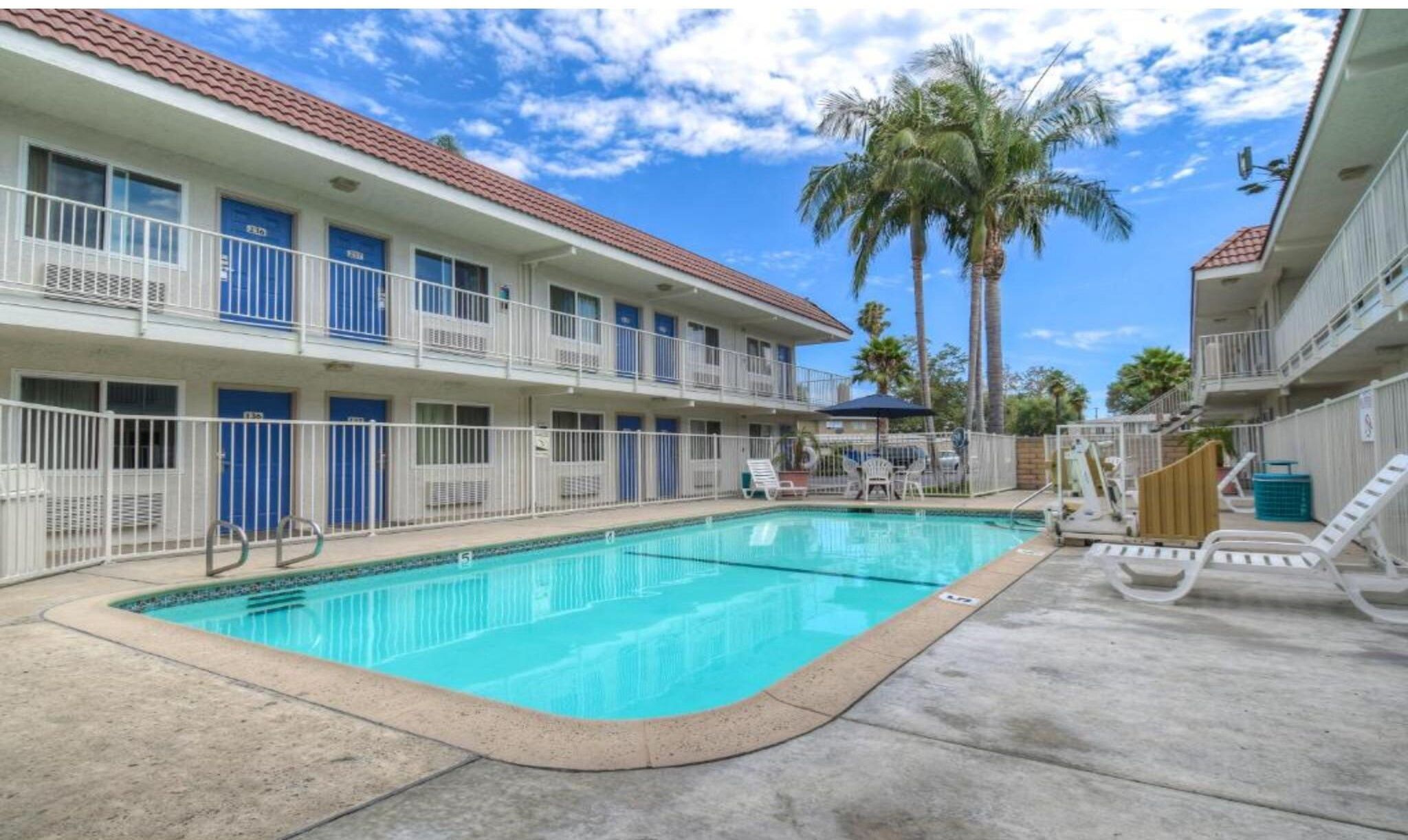 Holiday Home Swimming Pool