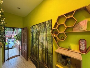 Unclassified image, 4 of 12, button - Landscape bungalow in front of Yanui beach (Phuket)