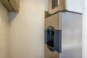 Uklassifisert bilde, 2 av 24, knapp