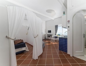 Unclassified image, 5 of 20, button - La Suite 48 (Vietri sul Mare)