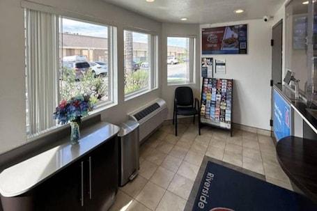 2 Full Beds|Suite,Smoking,Micfridge