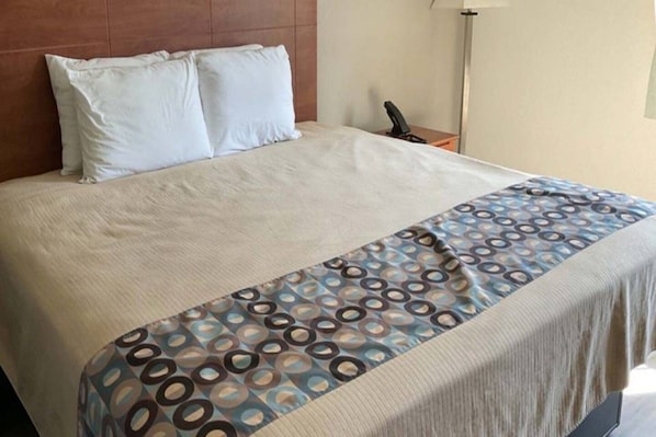 Unclassified image, 1 of 31, button - 1 King Bed | Non-Smoking, Micfridge (Putnam)