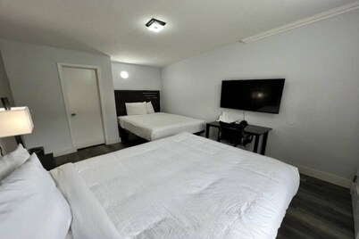 2 Queen Beds | Non-Smoking, Micfridge