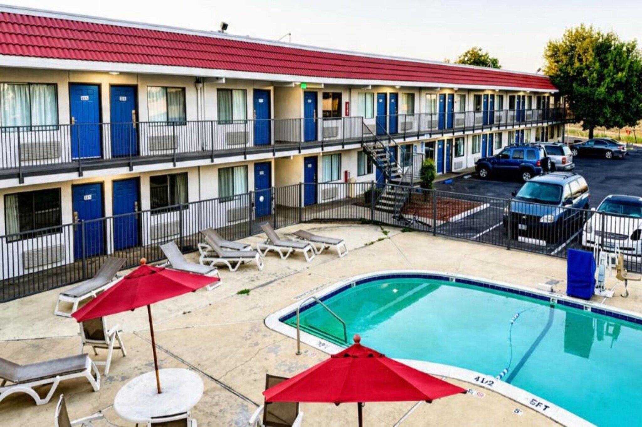 Hotel Swimming Pool
