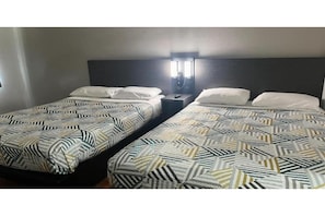 Bedroom - 2 Full Beds|NS | Modesto (Modesto)