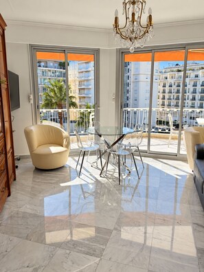 Unclassified image, 4 of 7, button - Apartment in downtown Cannes, near the beach (Cannes)