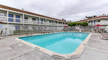 Holiday Home Swimming Pool