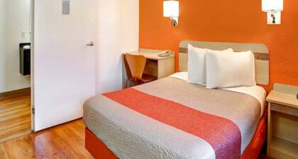 Spacious 1 Queen Bed | ADA/RI Shower