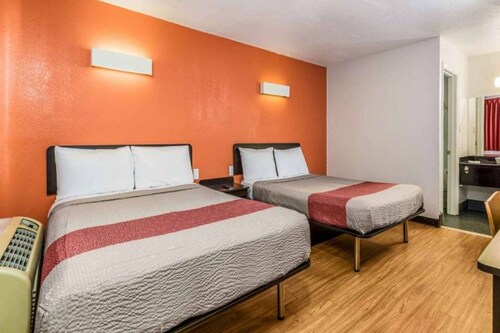 2 Queen Beds | Non-Smoking