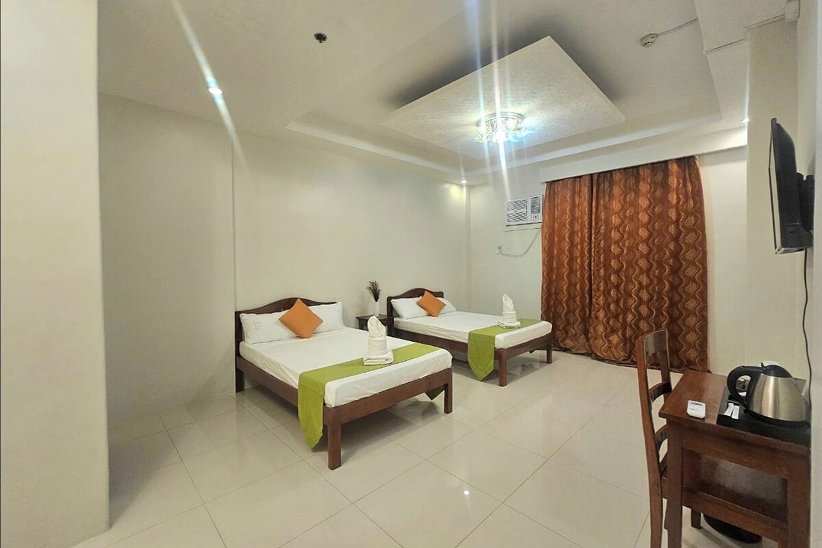 Family Room | Free WiFi, bed sheets