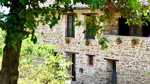 Unclassified image, 2 of 16, button - A retreat in serene elegance: Vacation rental with a saltwater pool and sauna! (Piegaro)