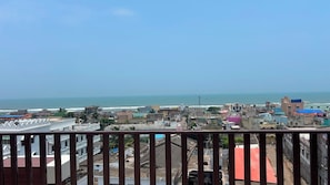 Hiên