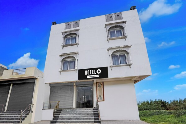 Unclassified image, 1 of 52, button - Hotel College And Institute Technology (Jalsu)