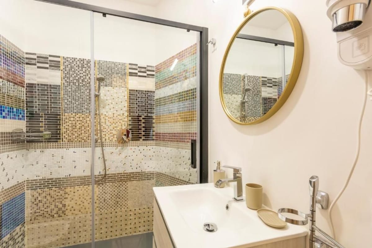 Habitación cuádruple, balcón | Baño