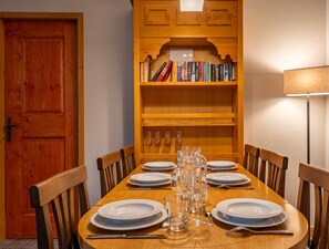 Dining table - Large 2 Bed with Balcony - Arc 1950 - Sources de Marie (Arc 1950)