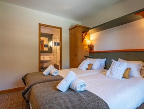 Double bedroom - Large 2 Bed with Balcony - Arc 1950 - Sources de Marie (Arc 1950)