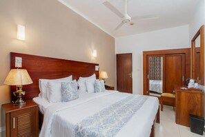 Unclassified image, 2 of 27, button - Hotel TravllersNest Kandy (Kandy)