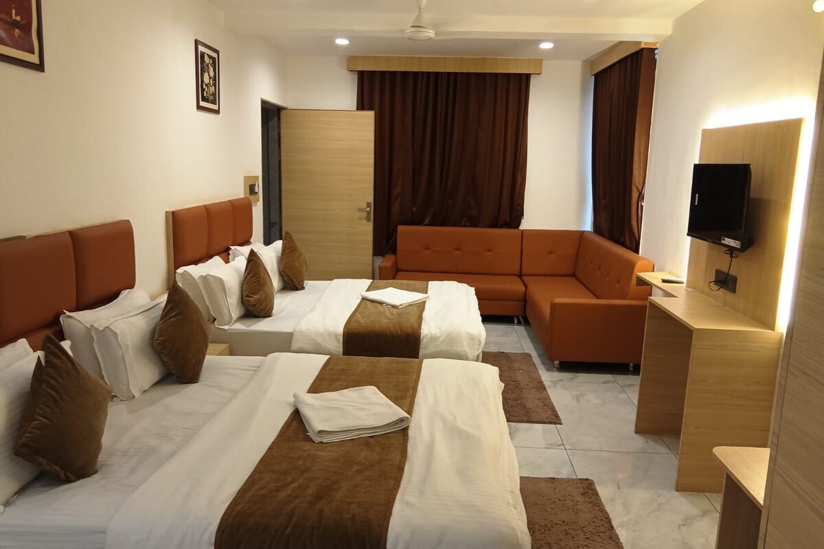 Family Room | Iron/ironing board