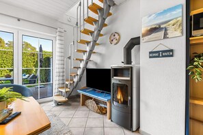 Living area - Friesenhaus for 2 – A Little Getaway, Big Holiday Happiness by the Baltic Sea (Schönberg (Holstein))