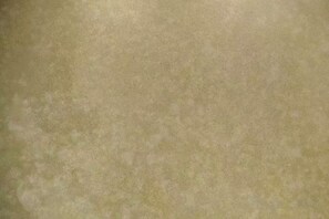 Une surface texturée présentant un motif régulier.