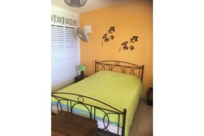 Unclassified image, 2 of 18, button - In western Réunion, house + bungalow for rent for 4 months (early May–late August) (Saint-Paul)