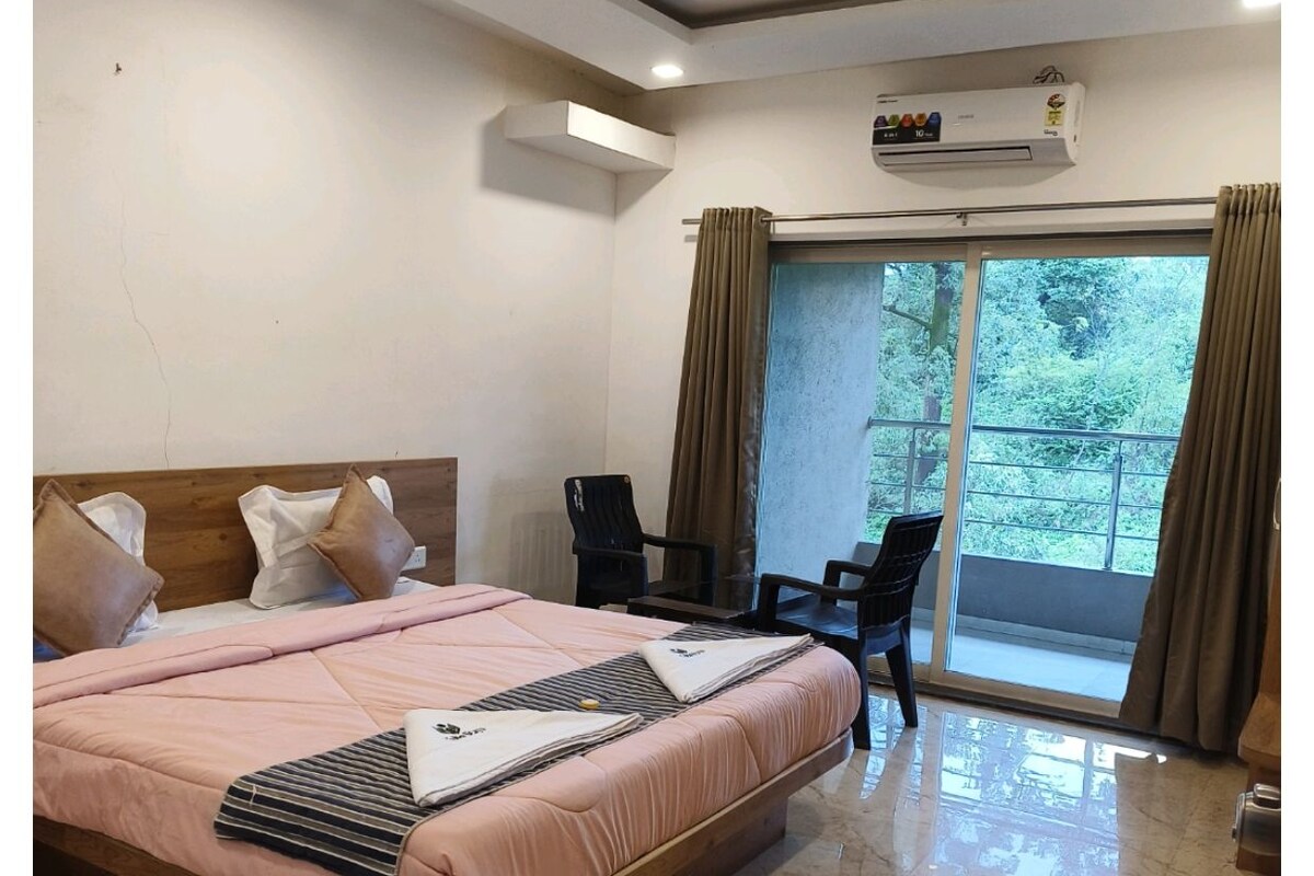 Classic Double or Twin Room | WiFi (free)