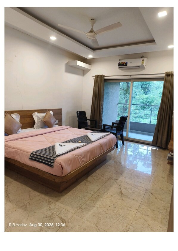 Classic Double or Twin Room | WiFi (free) - Varo Resort (Mahabaleshwar)