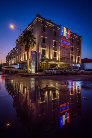 Ảnh chưa phân loại, 2 trong số 85 ảnh, nút