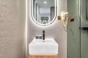 Bathroom - Jinjiang Inn Select (Shanghai)