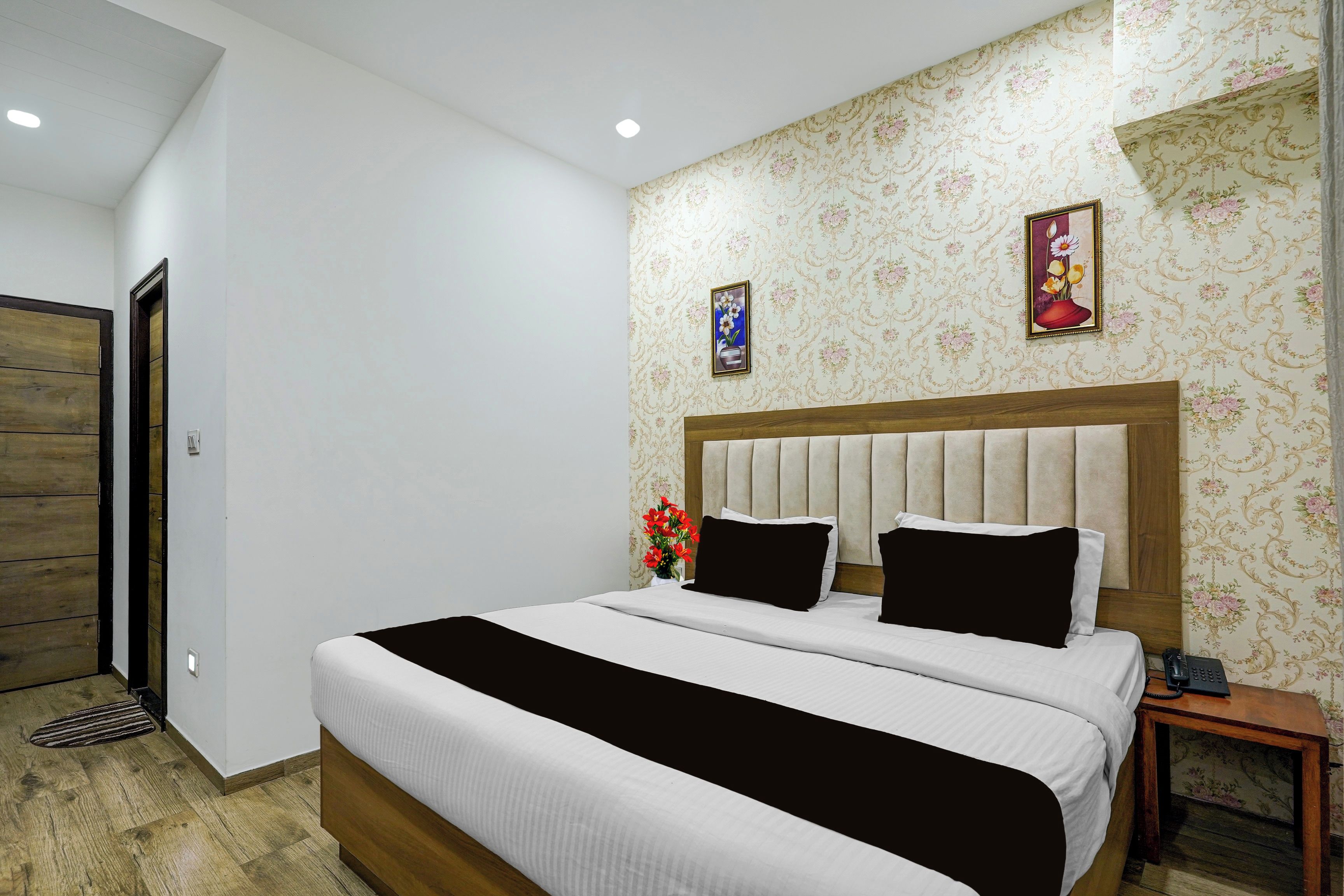 Deluxe Room, Balcony | WiFi (free)