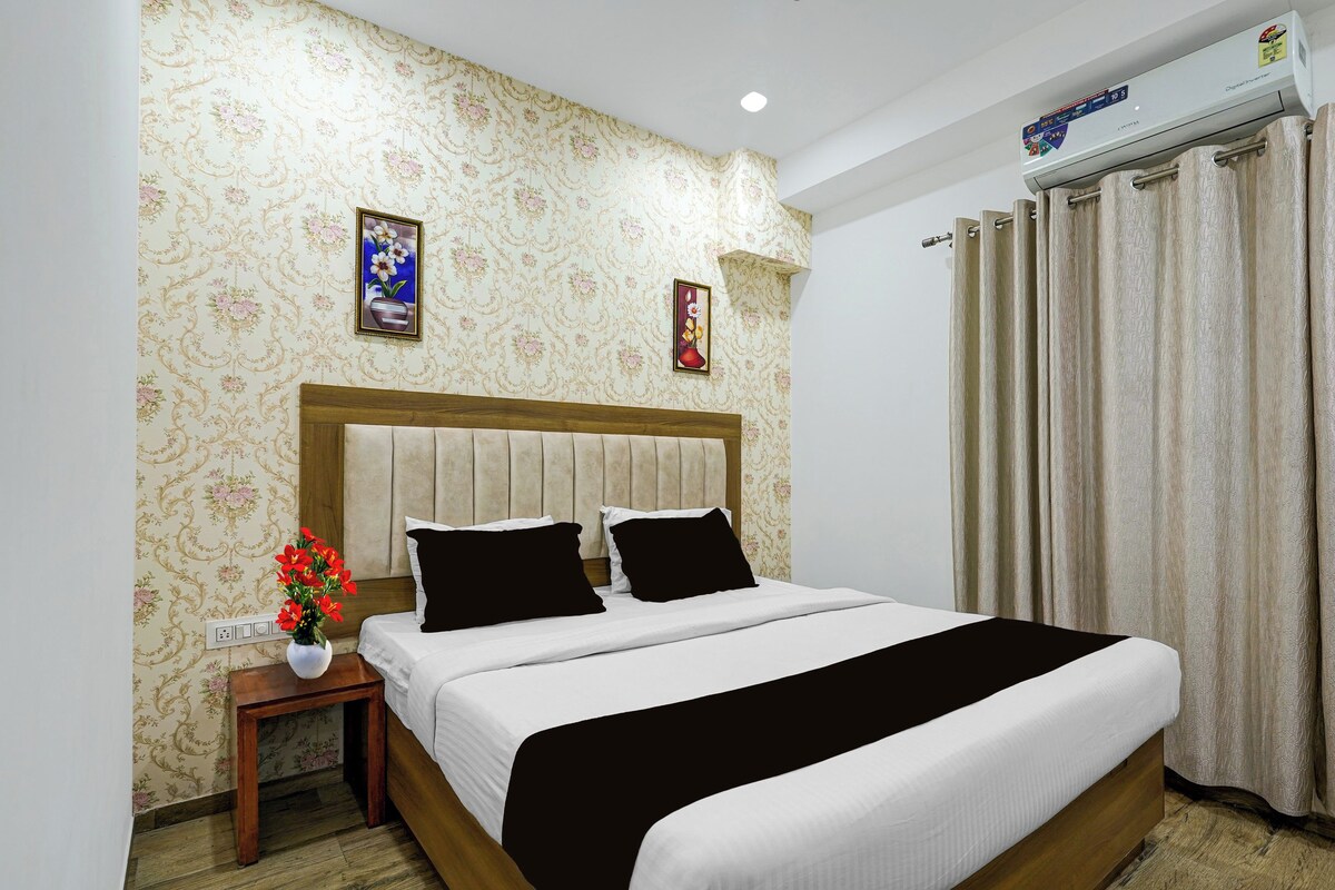 Deluxe Room, Balcony | Free WiFi