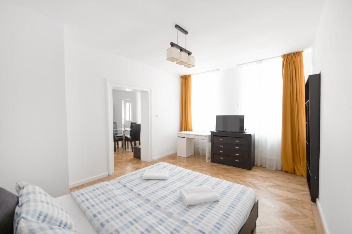 Deluxe Apartment, Balcony, Courtyard View