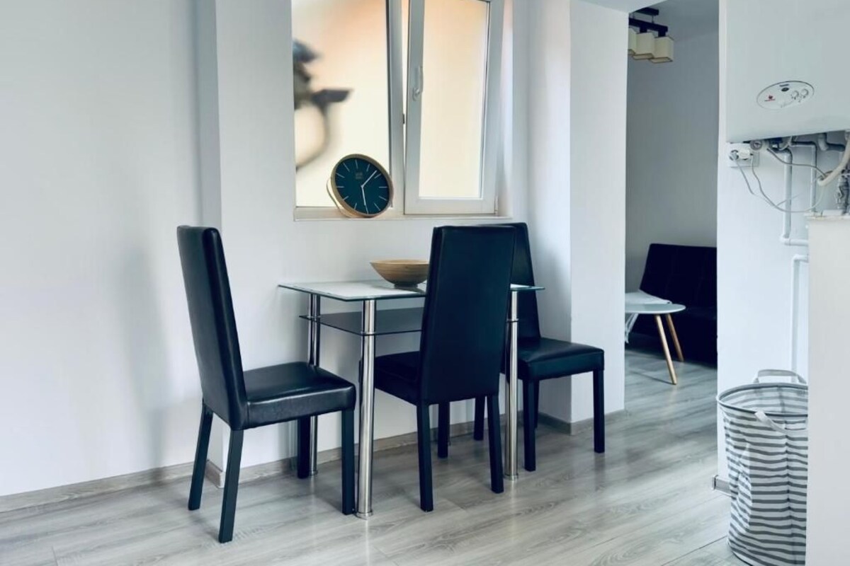 Apartment, Balcony, Courtyard View | Dining