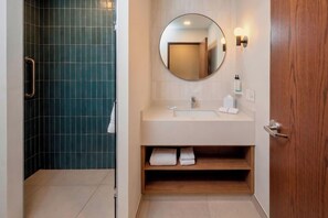 Bathroom - Hampton Inn Monterrey Tecnologico, MX (Guadalupe)