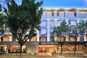 Unclassified image, 2 of 88, button - Guilin Lijiang Wangyue Hotel (Guilin)