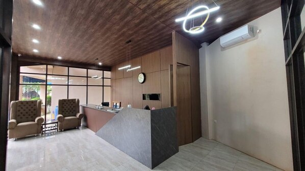Unclassified image, 1 of 8, button - Hotel New Puri Ayu (Purwakarta)