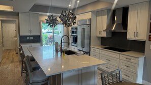 Private kitchen - 2 bed 2 bath condo main level with one car garage in Carlton Lakes Jan-March (Naples)