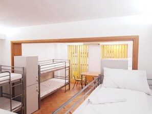 Room - Sleep Inn Hostel (Bucharest)