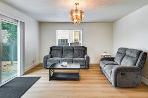 Unclassified image, 4 of 29, button